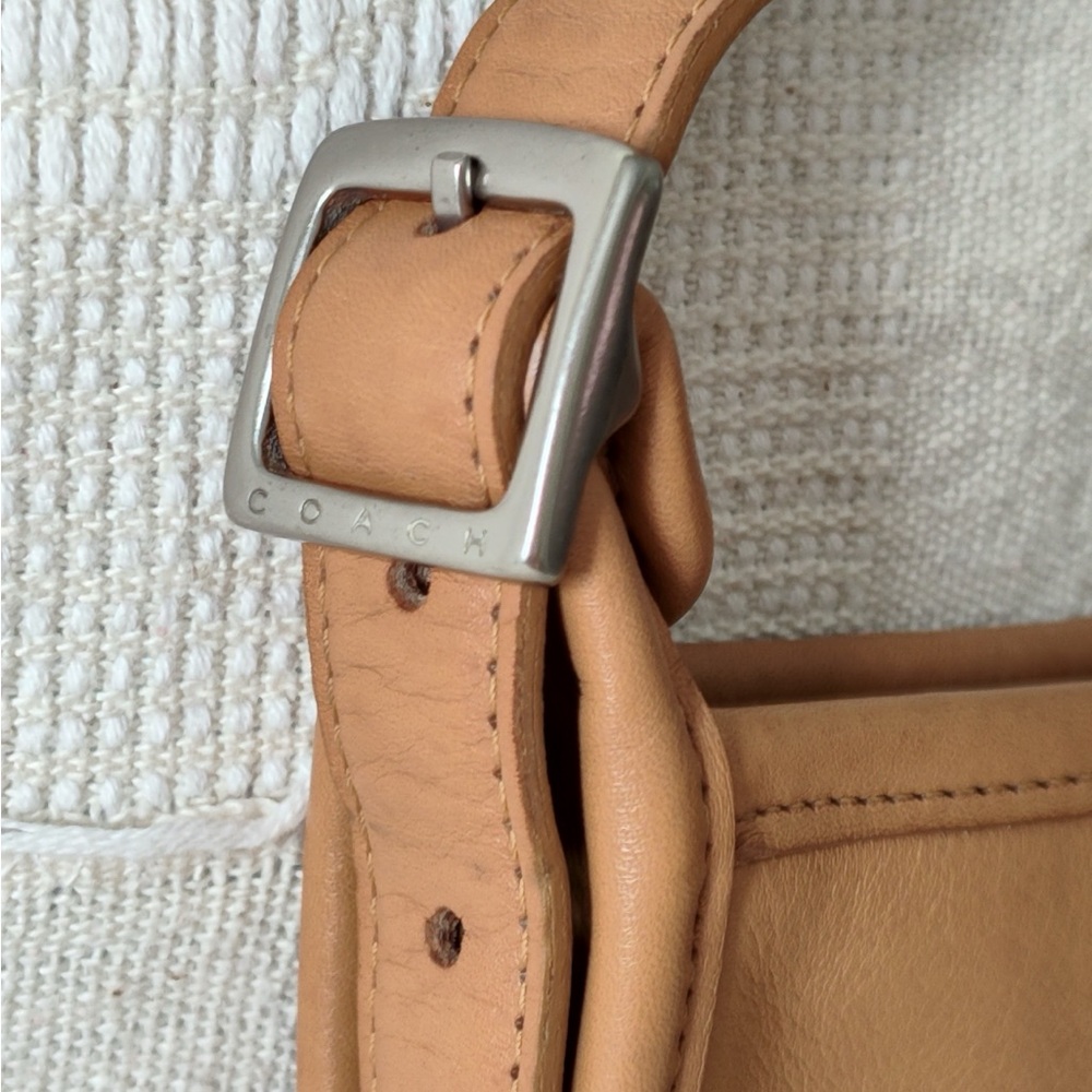 Vintage Coach Leather Tan Aubrey Shoulder Bag - Picture 4 of 8